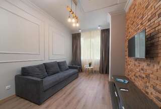 Апартаменты Green Apartments Одесса Апартаменты с балконом-1